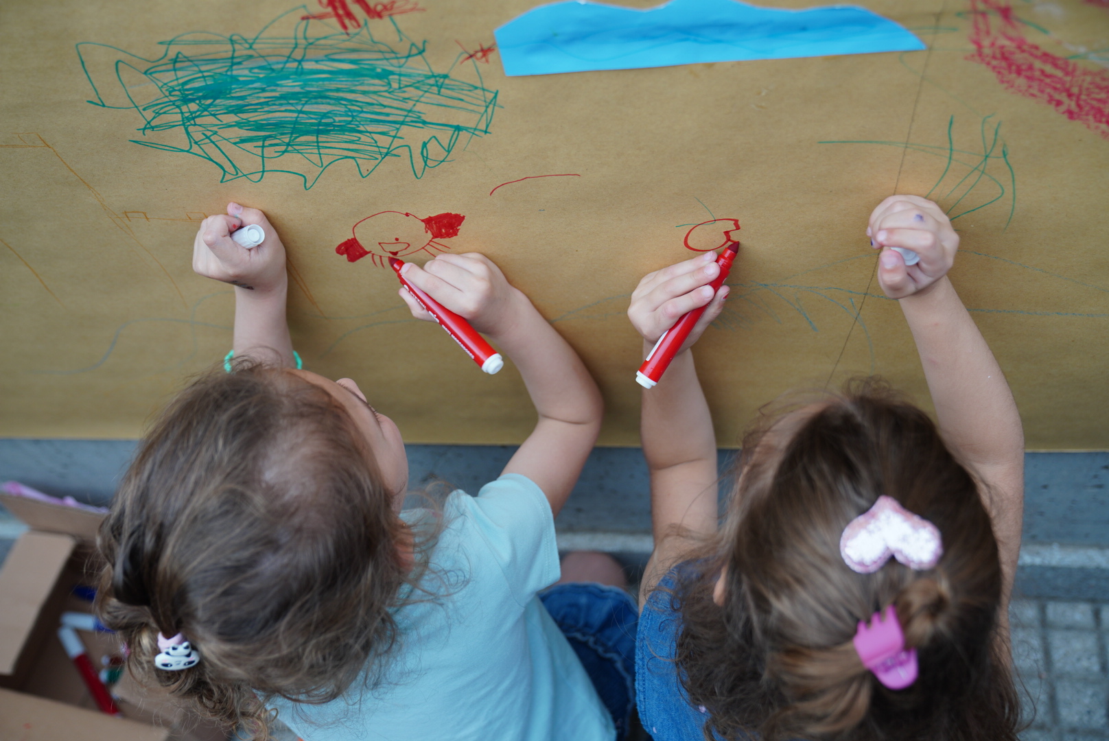 Taller de fanzines y pulseras: Toc-Toc 